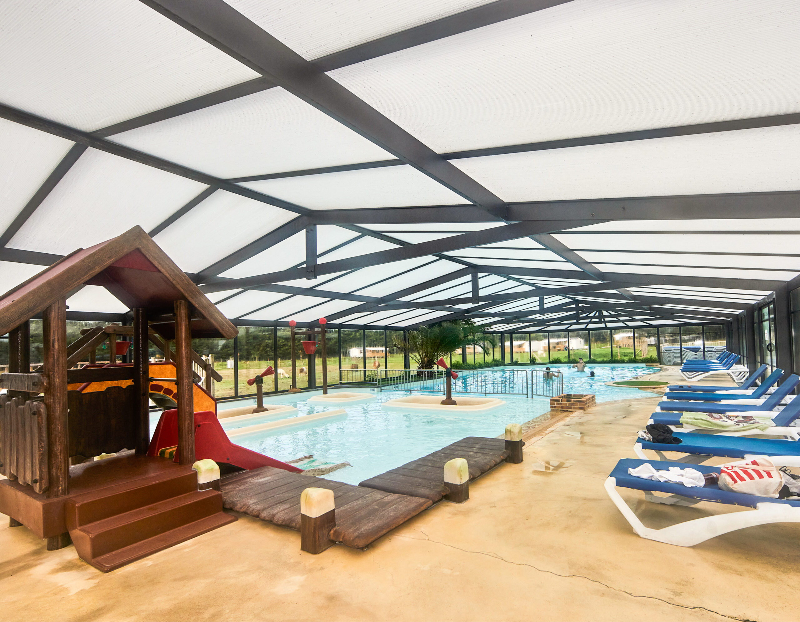Morbihan heated swimming pool